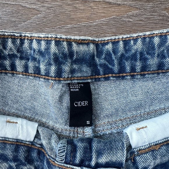 brand new cider distressed ripped light wash straight leg jeans with raw hem - Picture 2 of 7